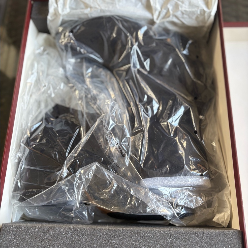 Chic Donald Pliner Black Heeled Booties - Picture 9 of 11